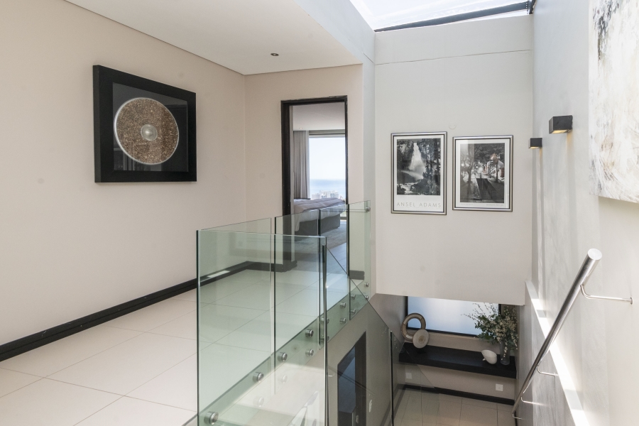 To Let 3 Bedroom Property for Rent in Green Point Western Cape